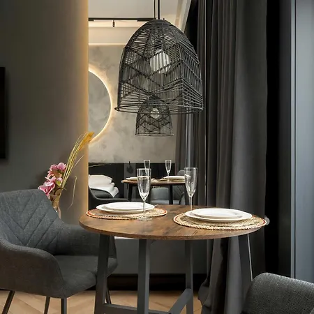 Eleganckie W Centrum Wroclawia By Renters ורוצלב